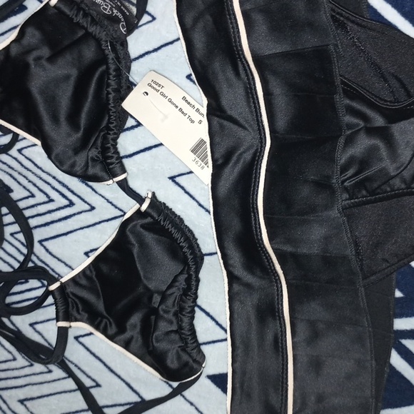 Beach Bunny Good Girl Gone Bad Sm Top Md Bottom - Picture 4 of 9